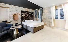 Palace Luxury Room